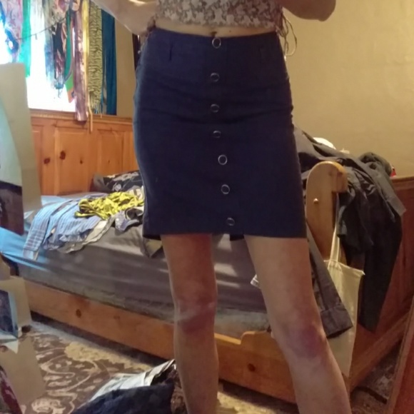 Mini skirt - Picture 2 of 5